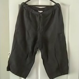 Black jean look linen capris